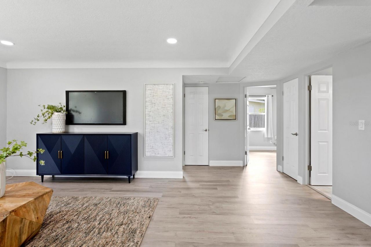 4300 Maple Street Ne, Saint Petersburg, FL 33703 Photo