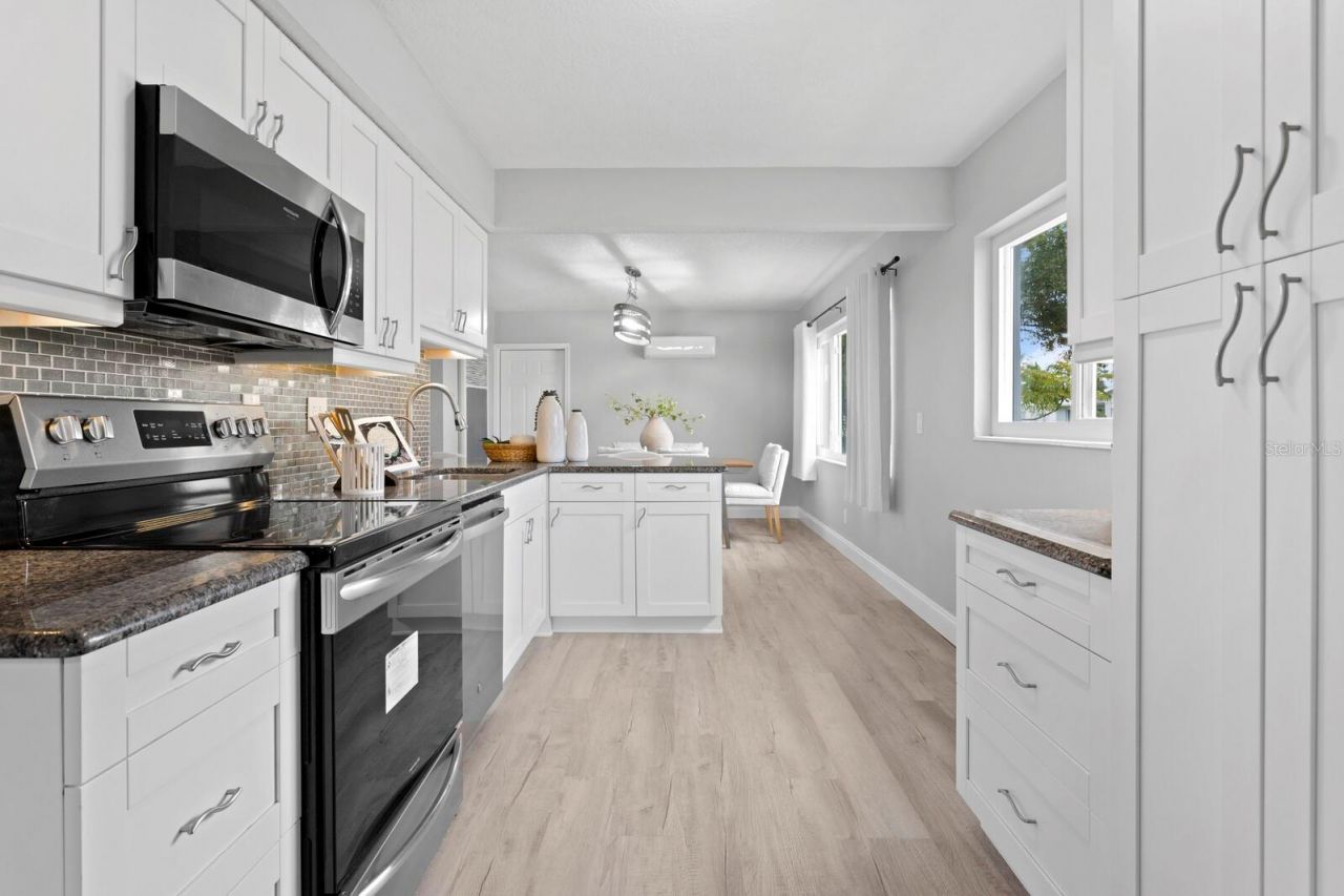 4300 Maple Street Ne, Saint Petersburg, FL 33703 Photo