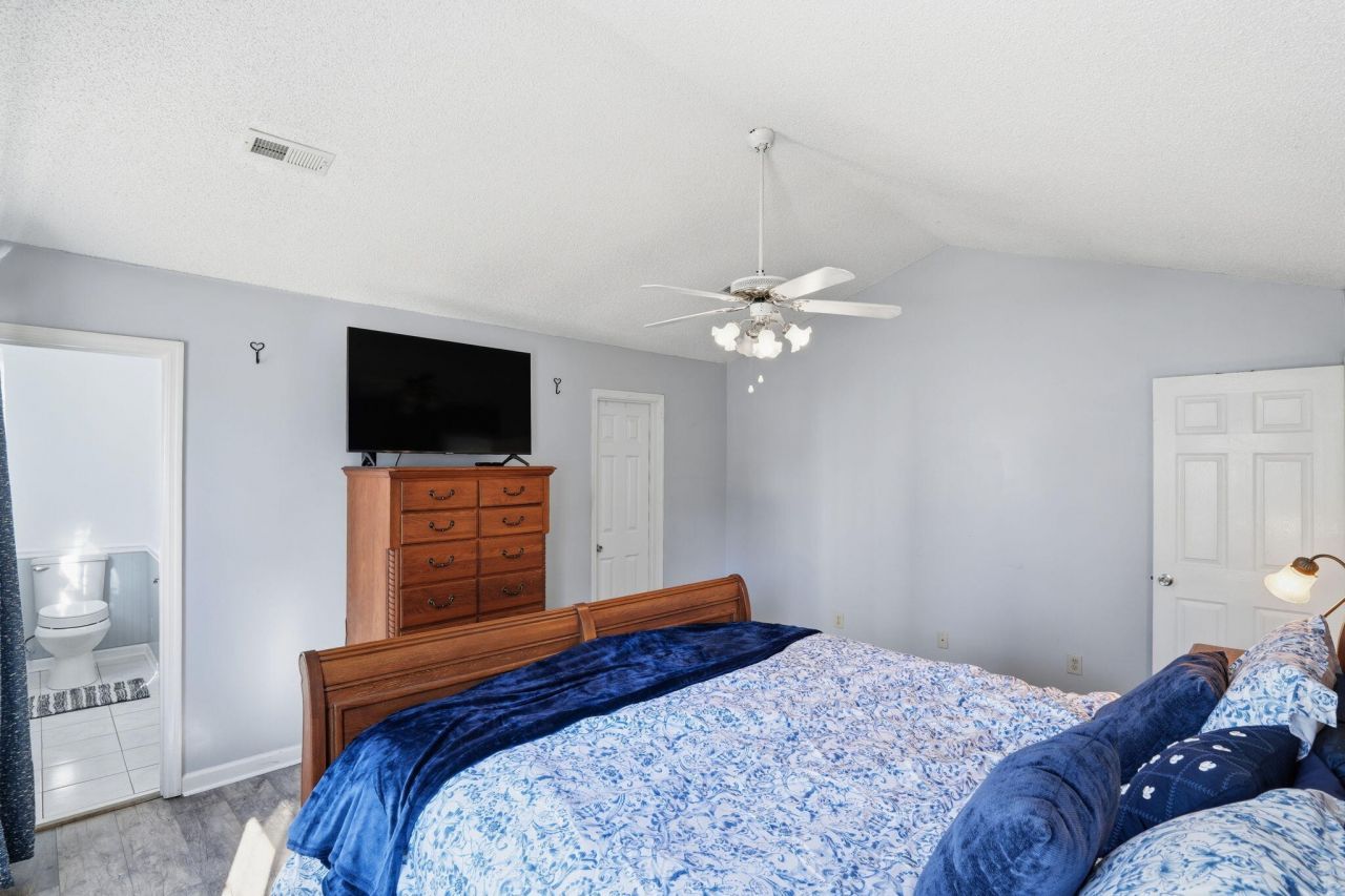 230 Lipman Street Photo 23