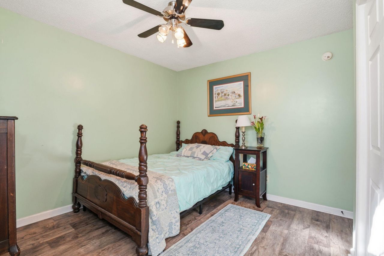 230 Lipman Street Photo 27