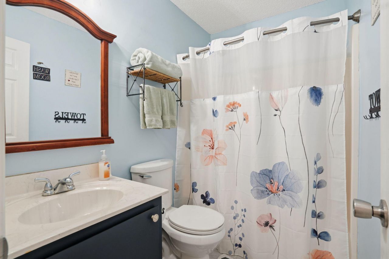 230 Lipman Street Photo 31