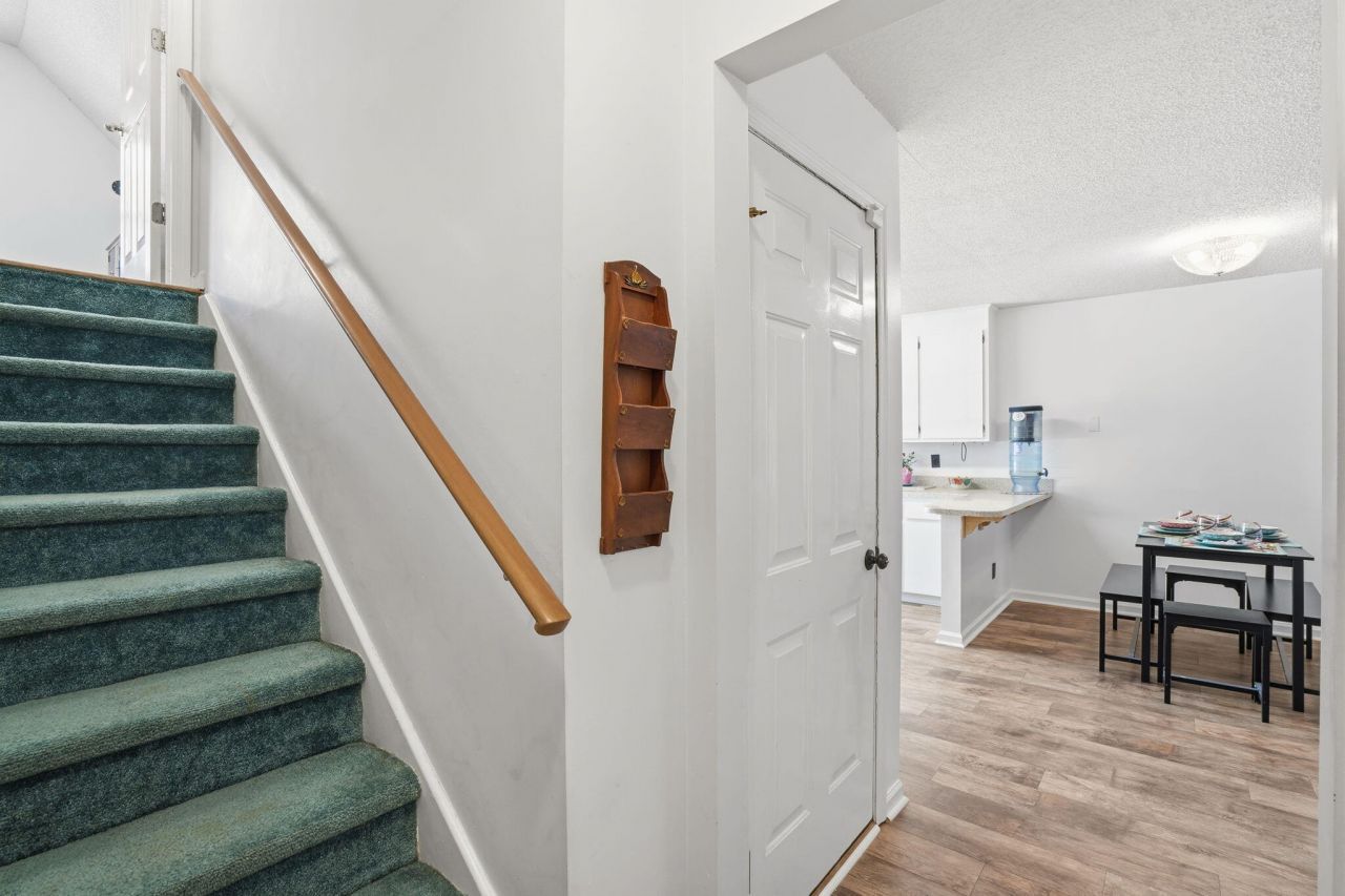 230 Lipman Street Photo 32