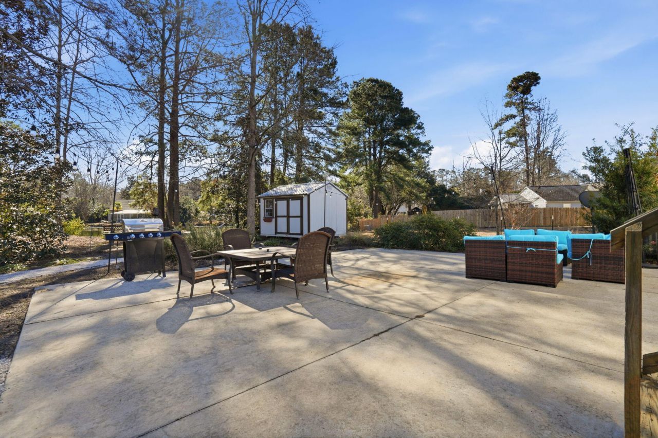 230 Lipman Street Photo 39