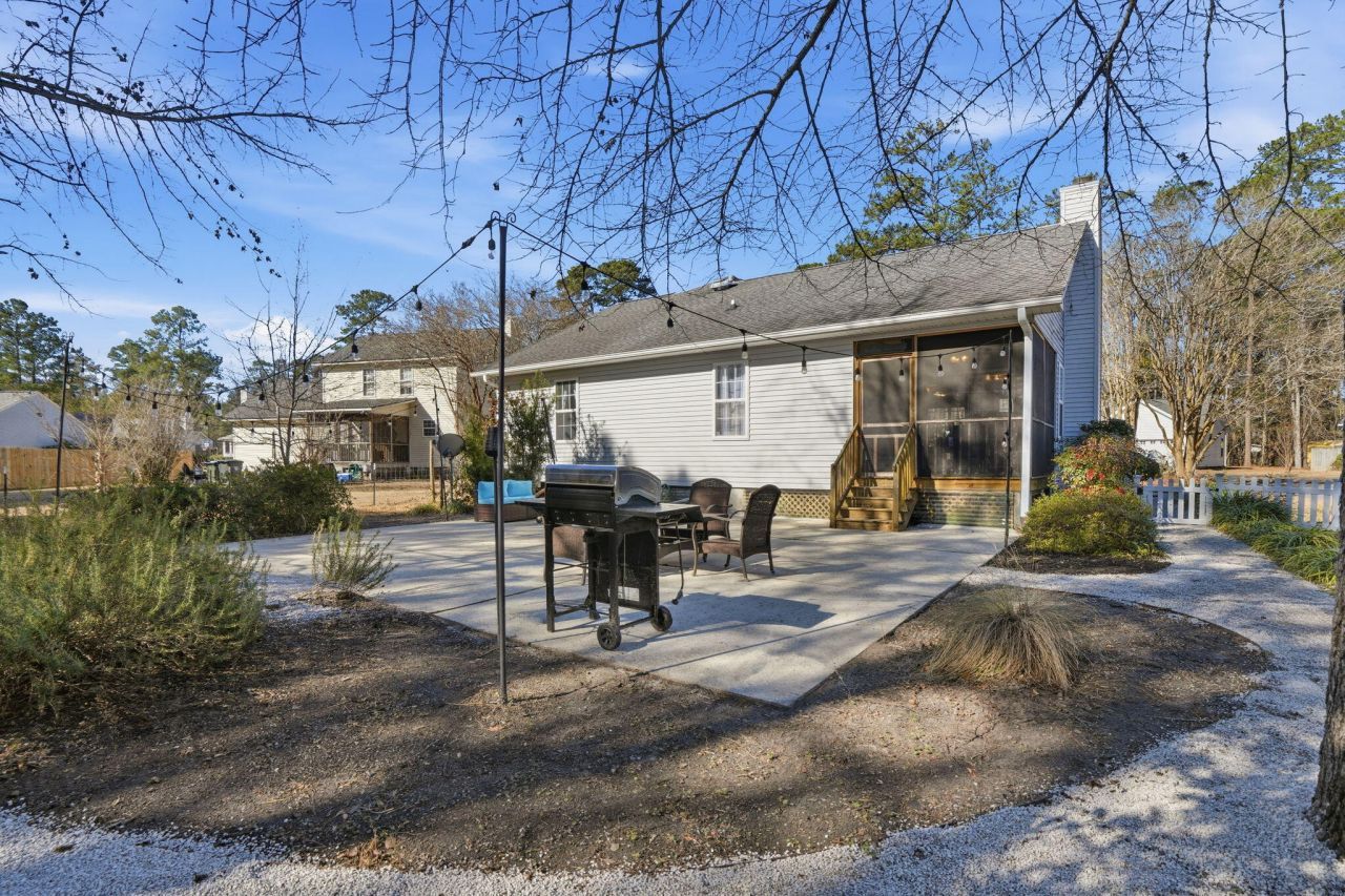 230 Lipman Street Photo 42