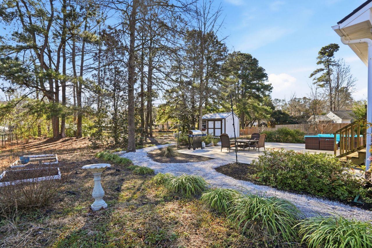 230 Lipman Street Photo 48