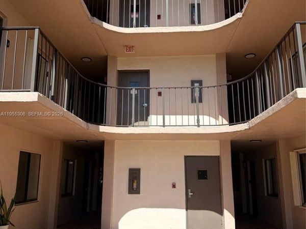 8500 SW 133rd Ave Rd, Unit 216, Miami, FL 33183