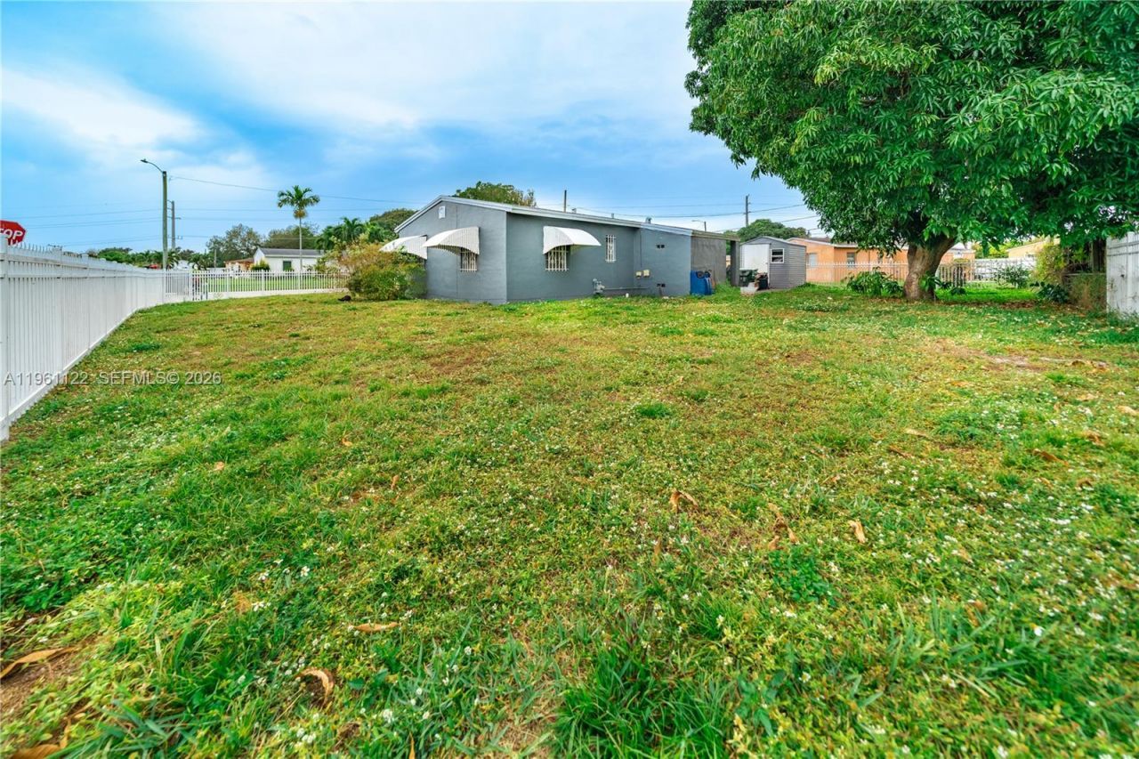 1861 NW 163rd St, Miami Gardens, FL 33054 Photo