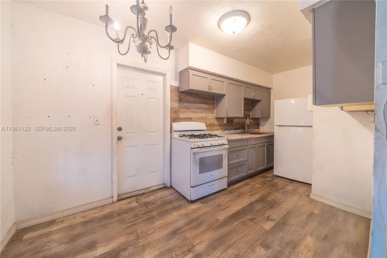 1861 NW 163rd St, Miami Gardens, FL 33054 Photo