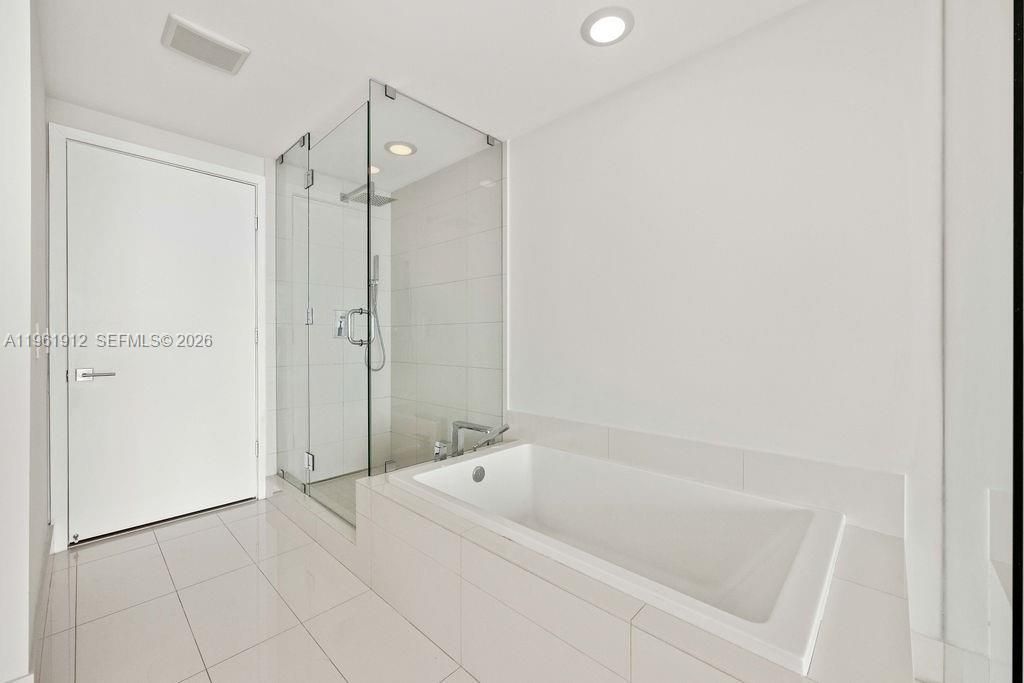 650 NE 32nd St , Unit 2205, Miami, FL 33137 Photo