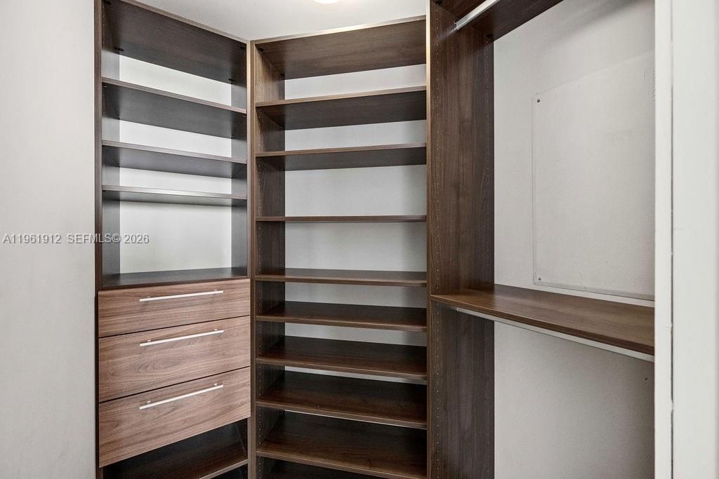 650 NE 32nd St , Unit 2205, Miami, FL 33137 Photo