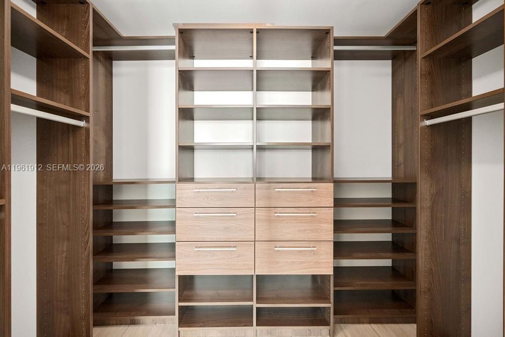 650 NE 32nd St , Unit 2205, Miami, FL 33137 Photo