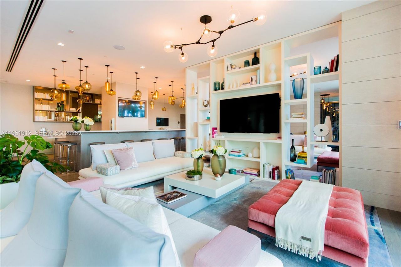 650 NE 32nd St , Unit 2205, Miami, FL 33137 Photo