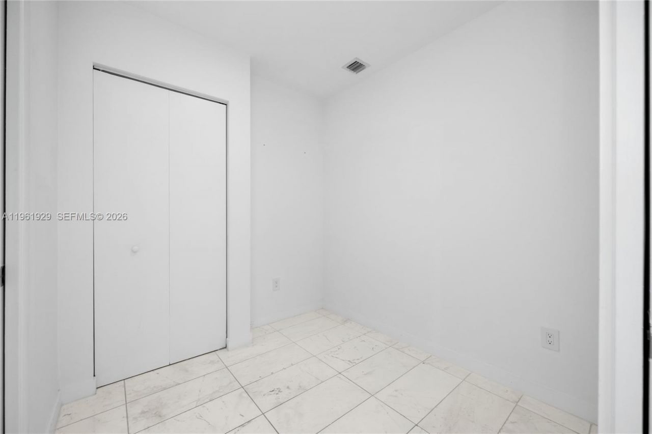 480 NE 31st St, Unit 1504, Miami, FL 33137 Photo