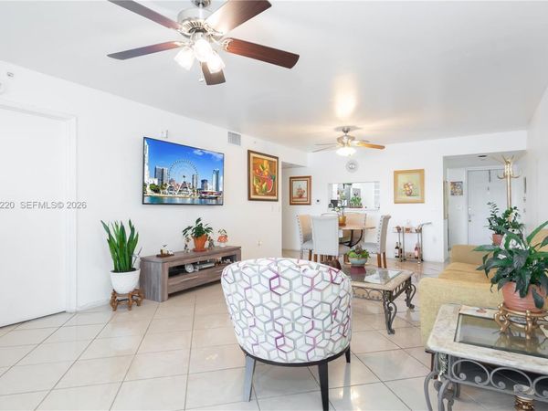 571 SW 141st Ave , Unit 207N, Pembroke Pines, FL 33027