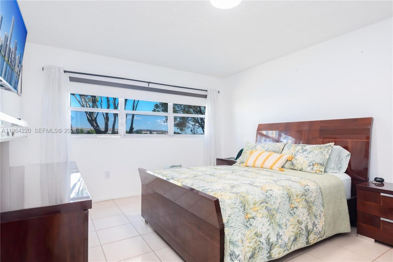 571 SW 141st Ave, Unit 207N, Pembroke Pines, FL 33027 Photo