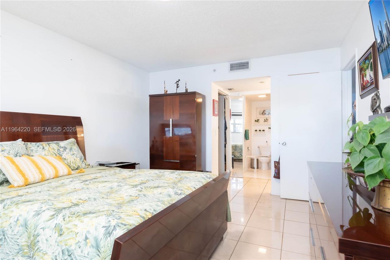 571 SW 141st Ave, Unit 207N, Pembroke Pines, FL 33027 Photo