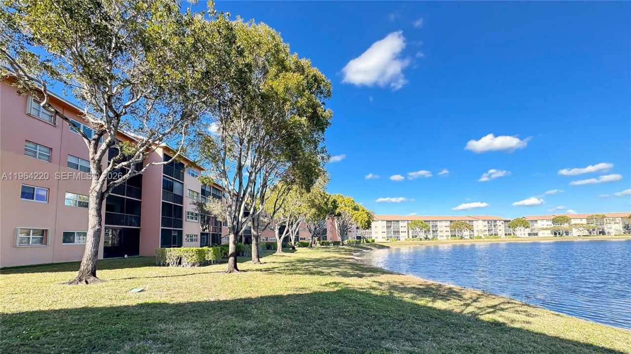 571 SW 141st Ave, Unit 207N, Pembroke Pines, FL 33027 Photo