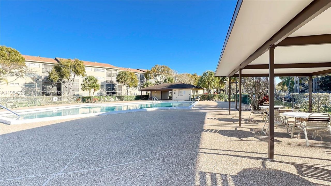 571 SW 141st Ave, Unit 207N, Pembroke Pines, FL 33027 Photo
