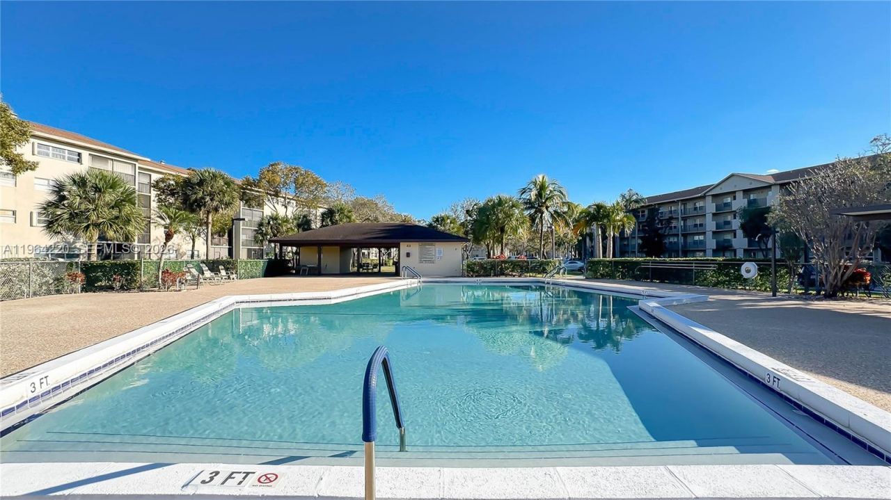 571 SW 141st Ave, Unit 207N, Pembroke Pines, FL 33027 Photo