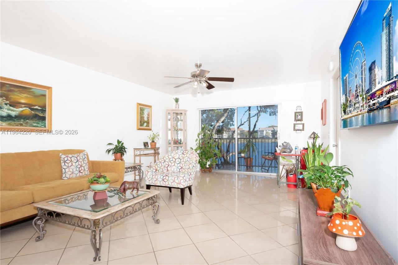 571 SW 141st Ave, Unit 207N, Pembroke Pines, FL 33027 Photo