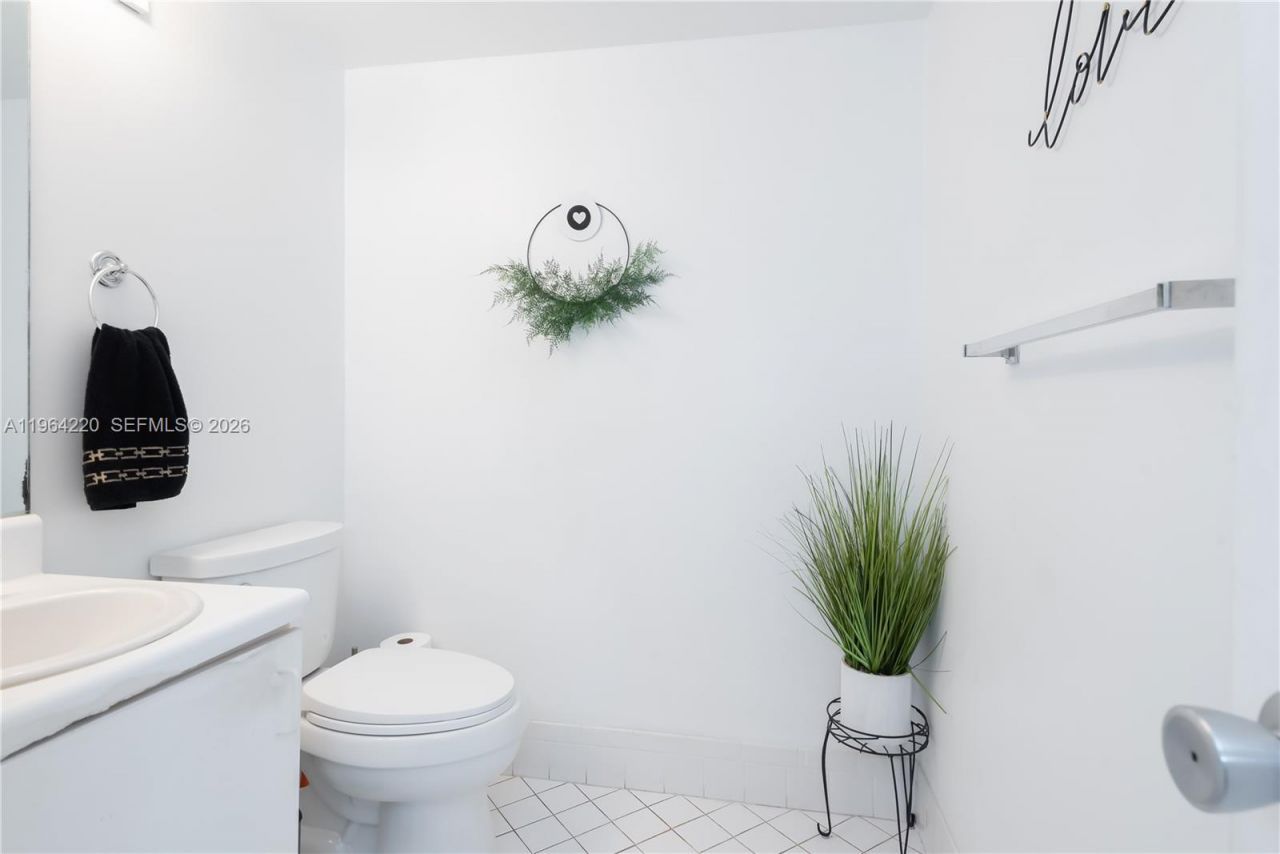 571 SW 141st Ave, Unit 207N, Pembroke Pines, FL 33027 Photo