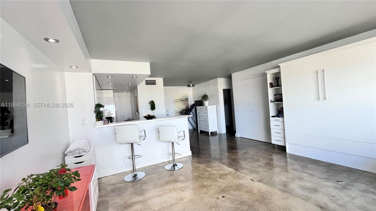 1000 West Ave, Unit 932, Miami Beach, FL 33139 Photo