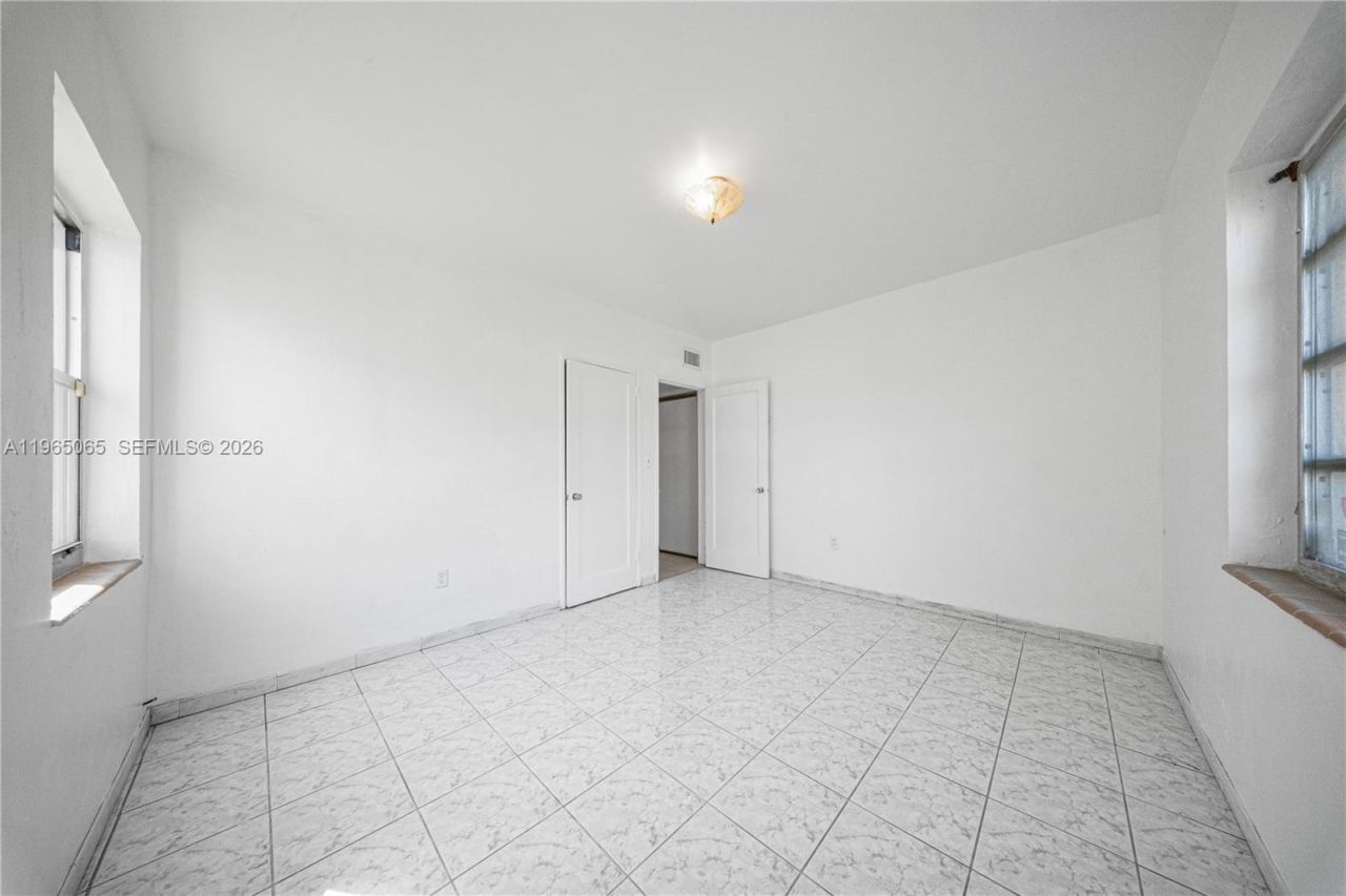 3330 SW 2nd St , Miami, FL 33135 Photo