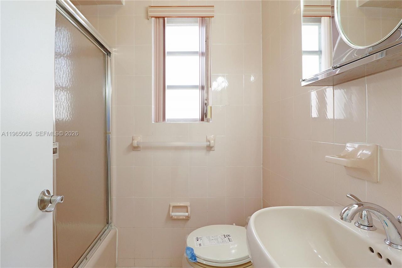 3330 SW 2nd St, Miami, FL 33135 Photo