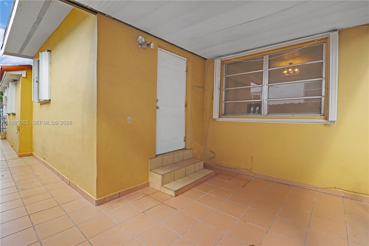 3330 SW 2nd St, Miami, FL 33135 Photo