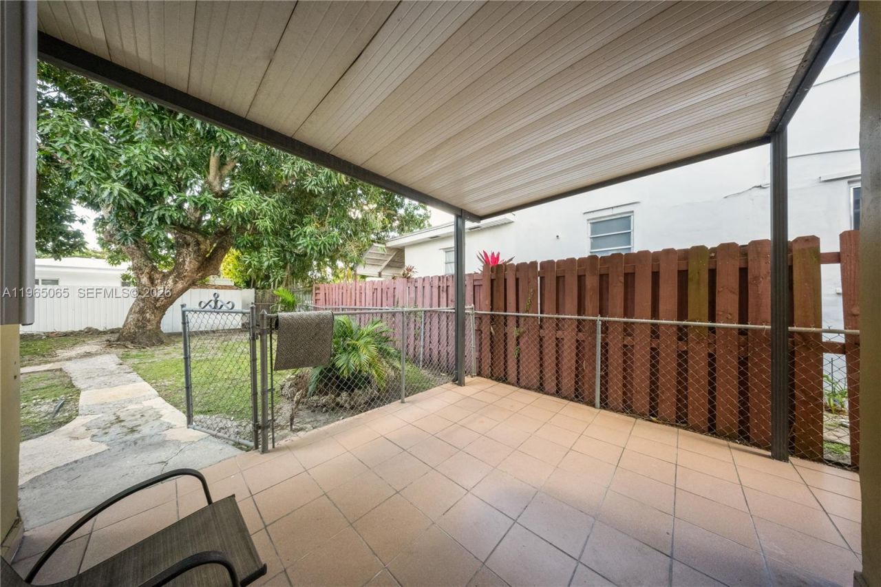 3330 SW 2nd St , Miami, FL 33135 Photo