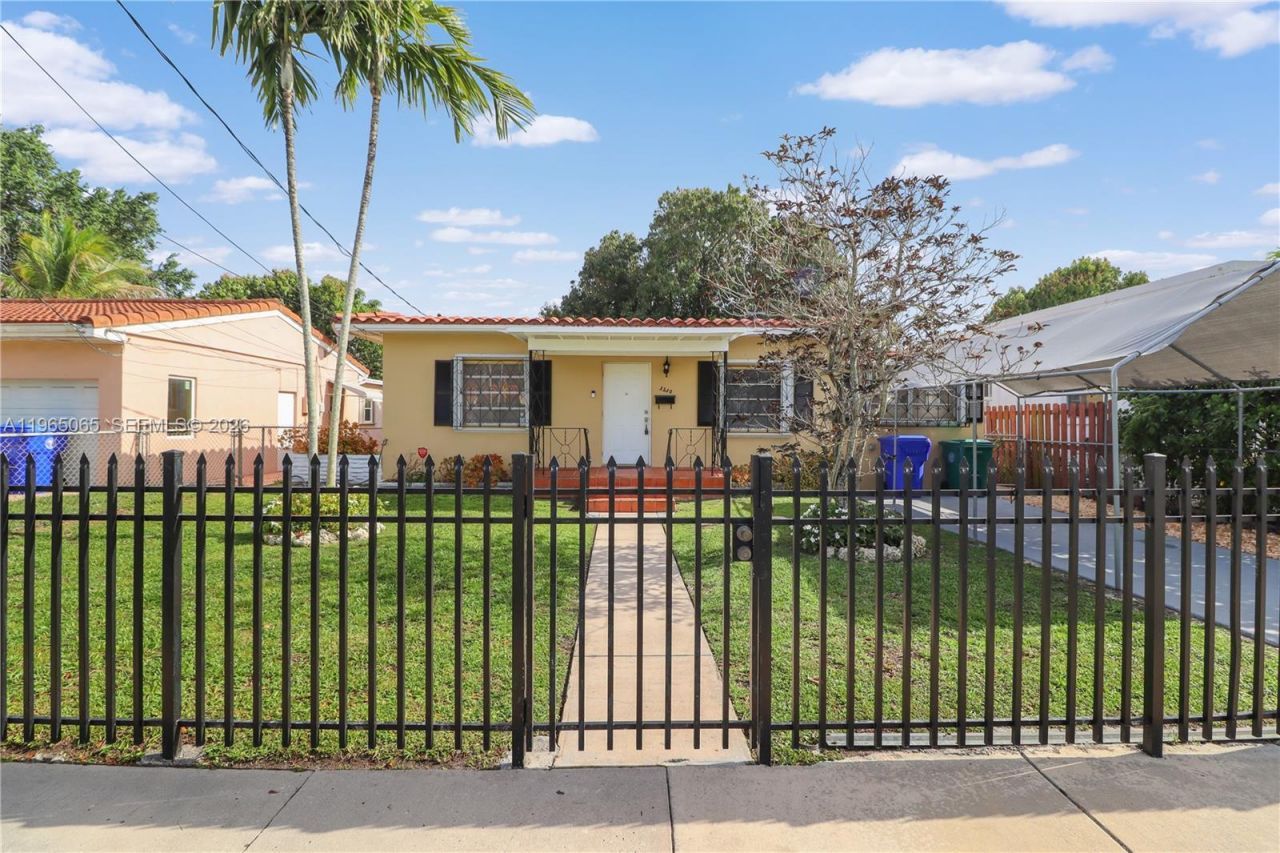 3330 SW 2nd St, Miami, FL 33135 Photo