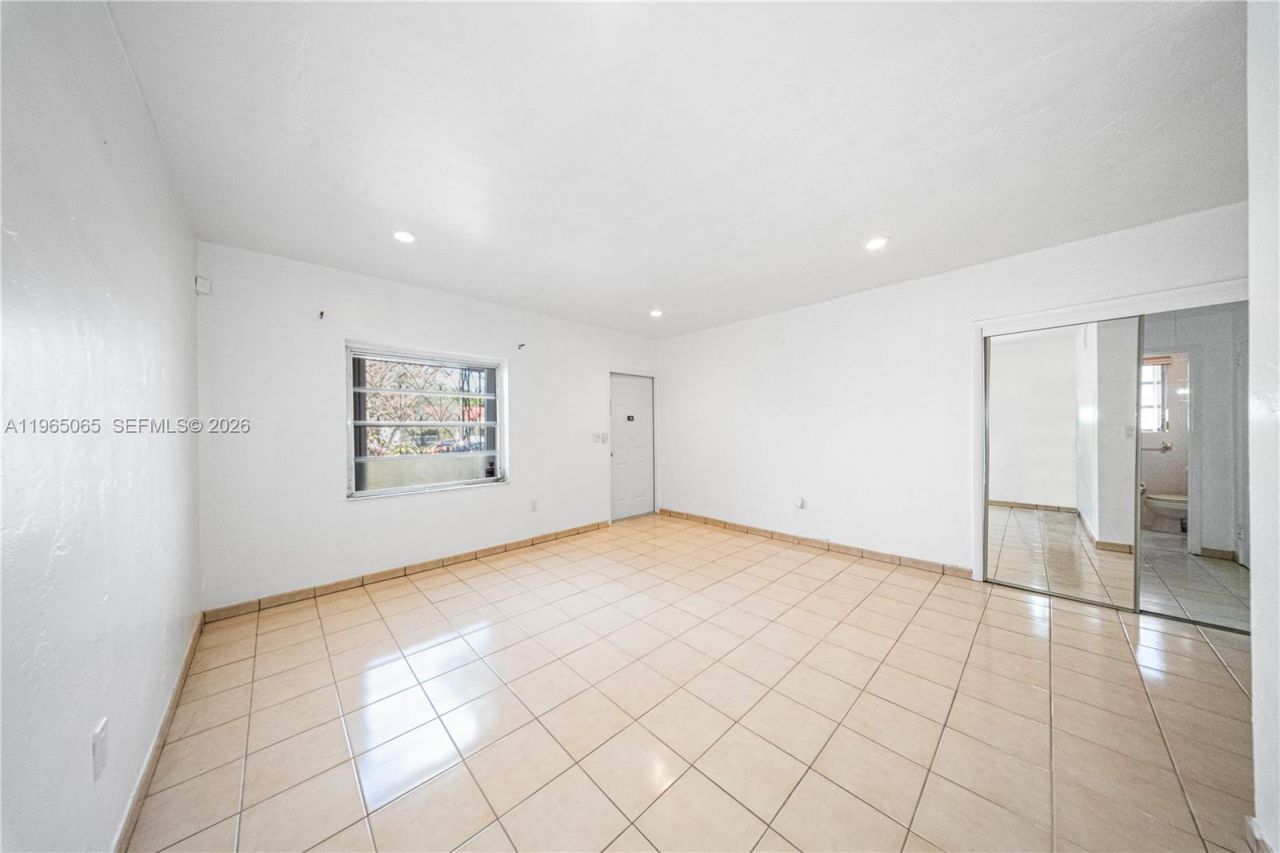 3330 SW 2nd St , Miami, FL 33135 Photo