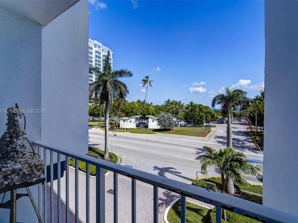 6450 Collins Ave, Unit 202, Miami Beach, FL 33141