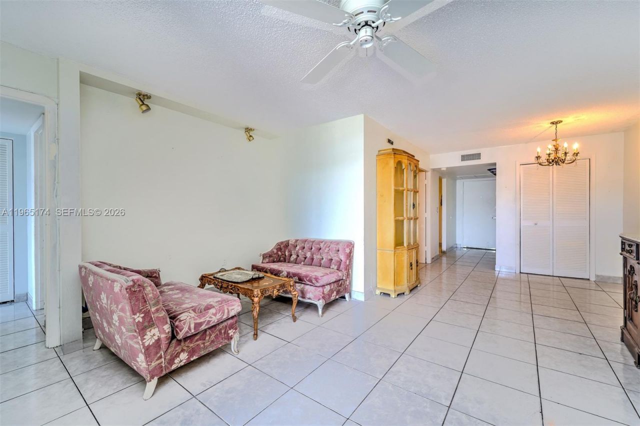 6450 Collins Ave, Unit 202, Miami Beach, FL 33141 Photo