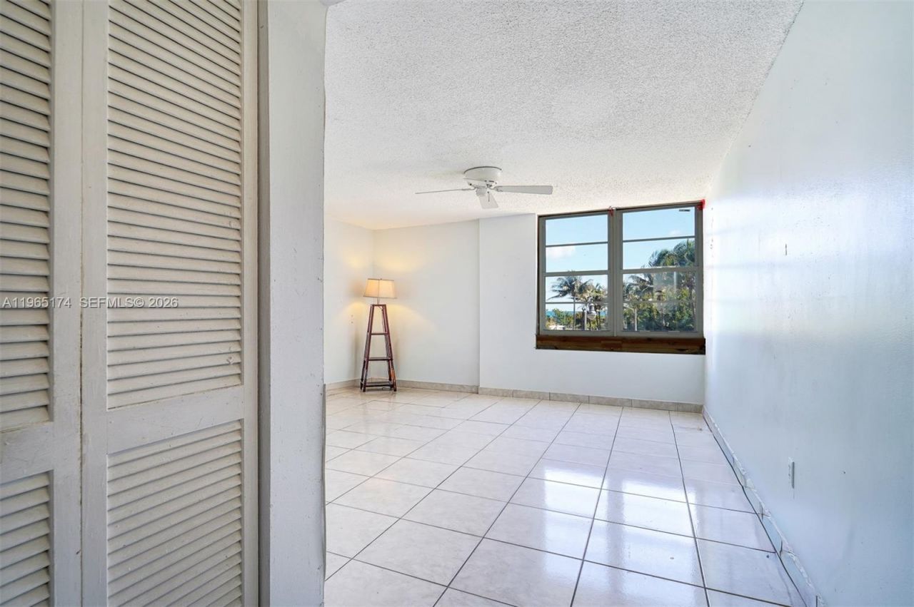 6450 Collins Ave, Unit 202, Miami Beach, FL 33141 Photo