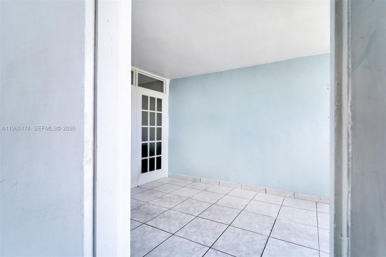 6450 Collins Ave, Unit 202, Miami Beach, FL 33141 Photo