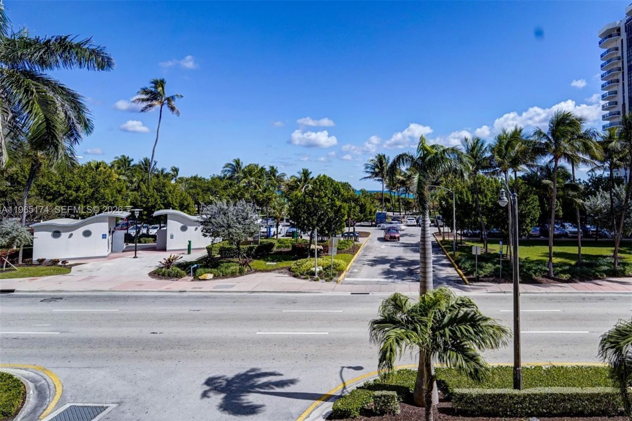 6450 Collins Ave, Unit 202, Miami Beach, FL 33141 Photo