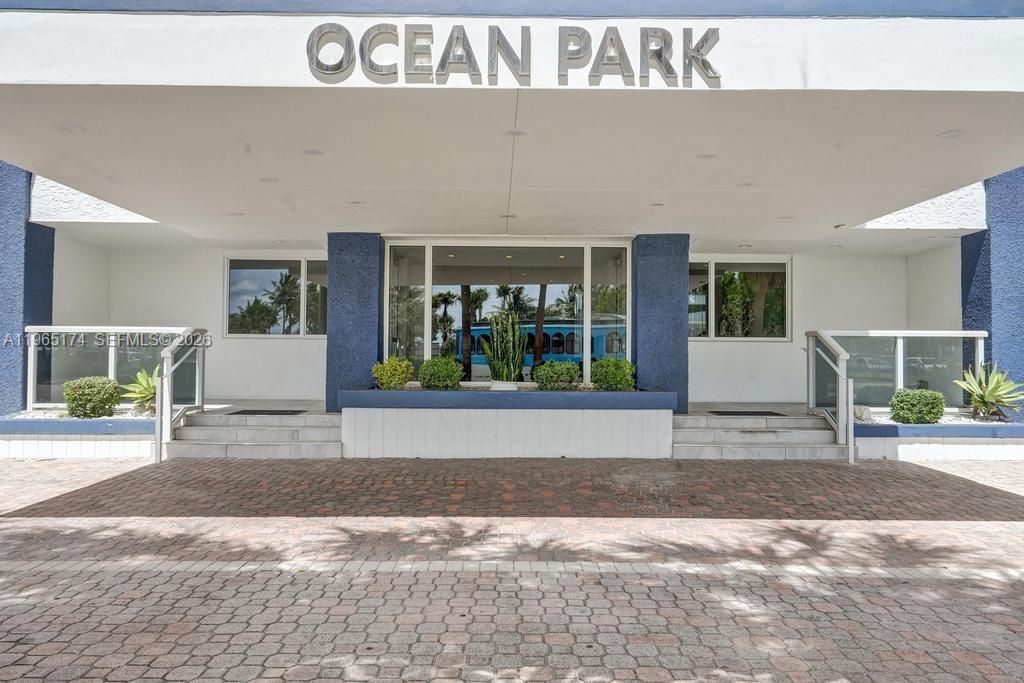 6450 Collins Ave, Unit 202, Miami Beach, FL 33141 Photo