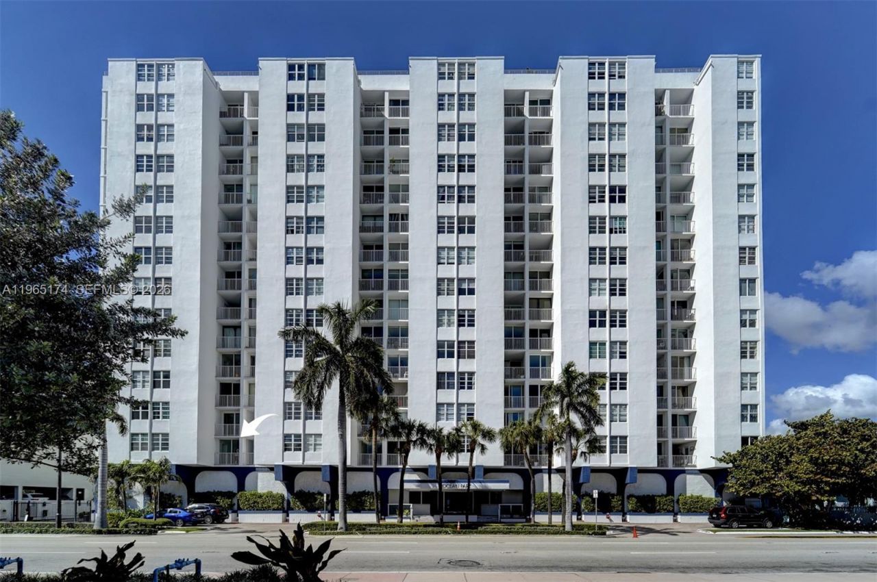 6450 Collins Ave, Unit 202, Miami Beach, FL 33141 Photo