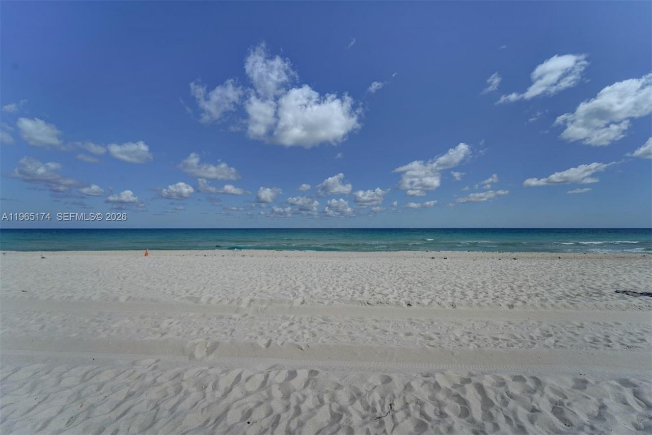 6450 Collins Ave , Unit 202, Miami Beach, FL 33141 Photo