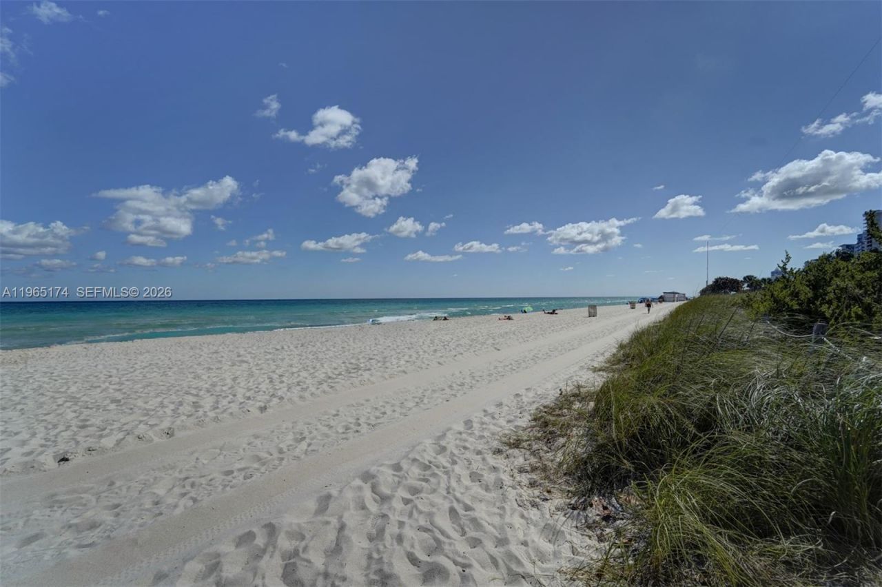 6450 Collins Ave , Unit 202, Miami Beach, FL 33141 Photo