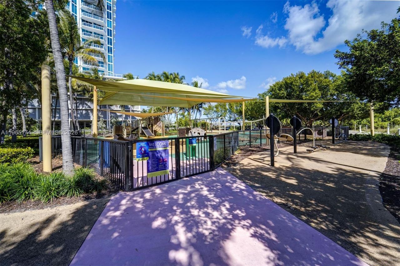 6450 Collins Ave , Unit 202, Miami Beach, FL 33141 Photo