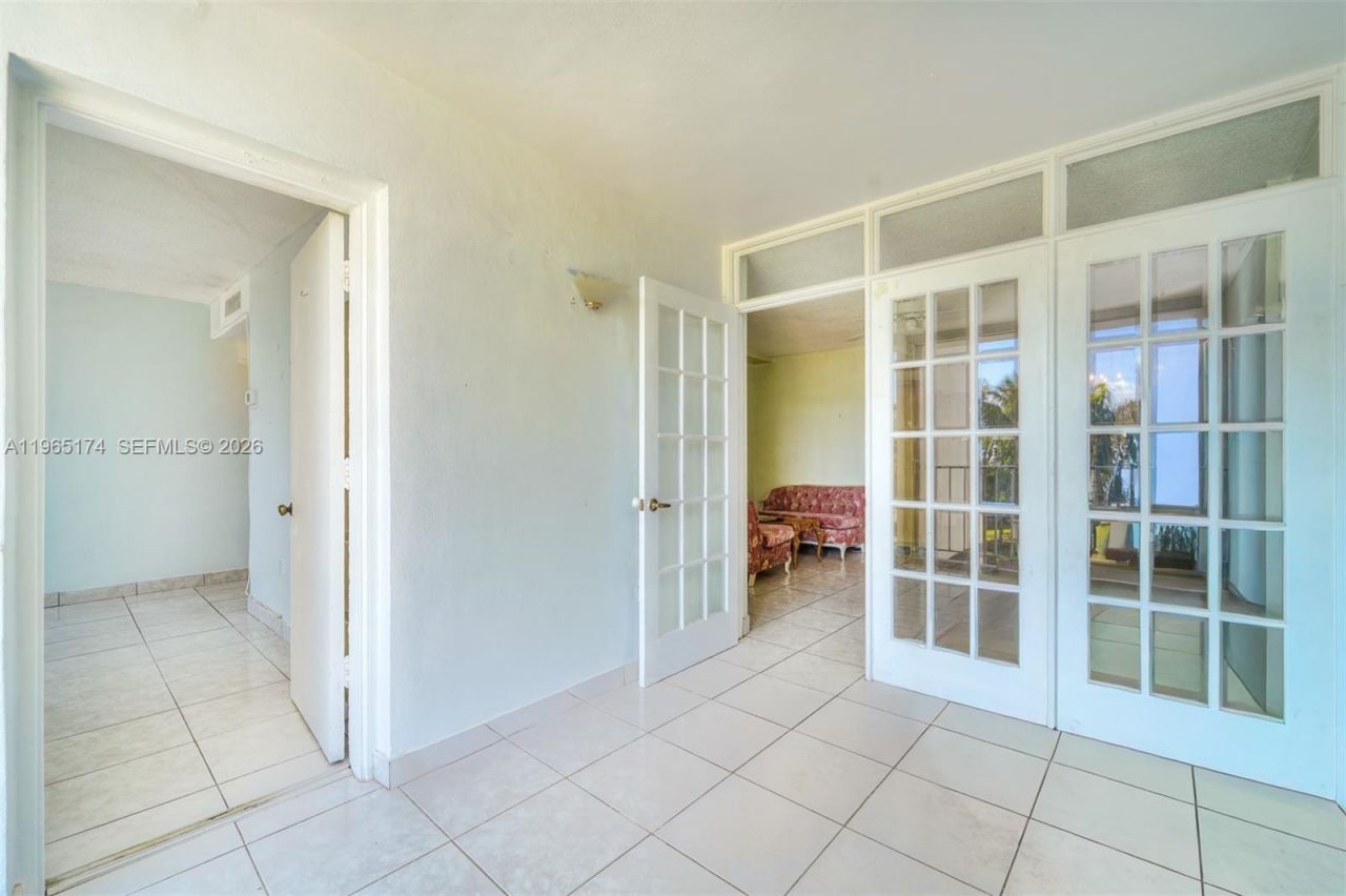 6450 Collins Ave, Unit 202, Miami Beach, FL 33141 Photo