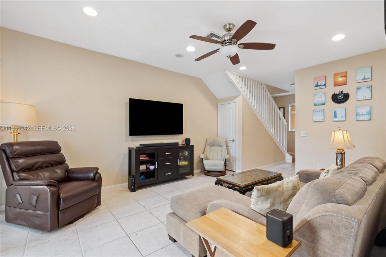 202 River Bluff Ln, Royal Palm Beach, FL 33411 Photo