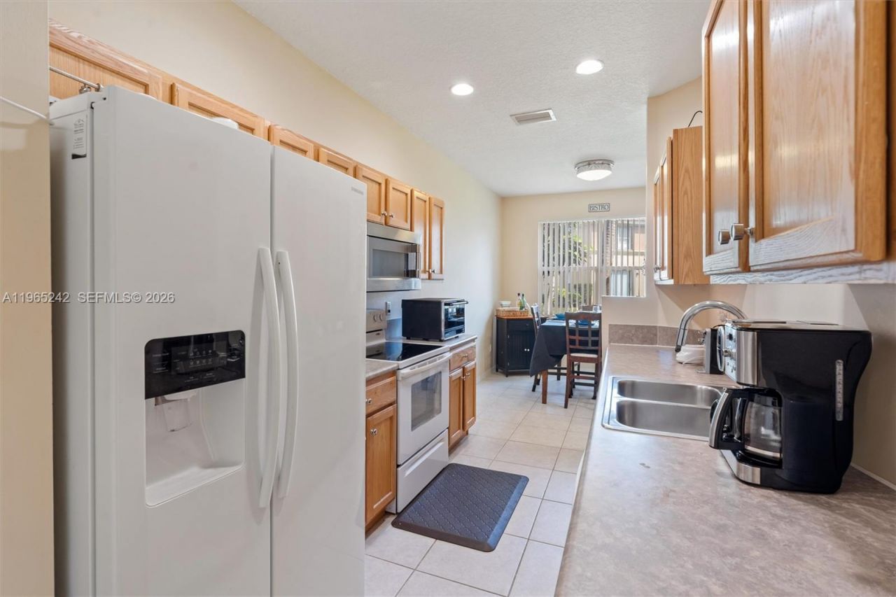 202 River Bluff Ln, Royal Palm Beach, FL 33411 Photo