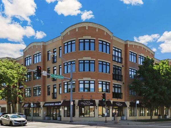 106 S Ridgeland Avenue, Unit 412, Oak Park, IL 60302