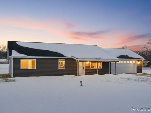 2531 Daisy Lane, Middleville, MI 49333