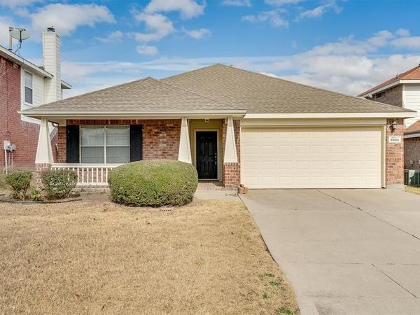 9804 Westmere Lane, Fort Worth, TX 76108