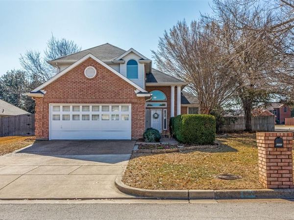 6800 Moss Lane, North Richland Hills, TX 76182