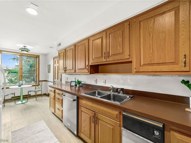 5200 Three Village Drive, Unit LLB, Lyndhurst, OH 44124 Photo 15